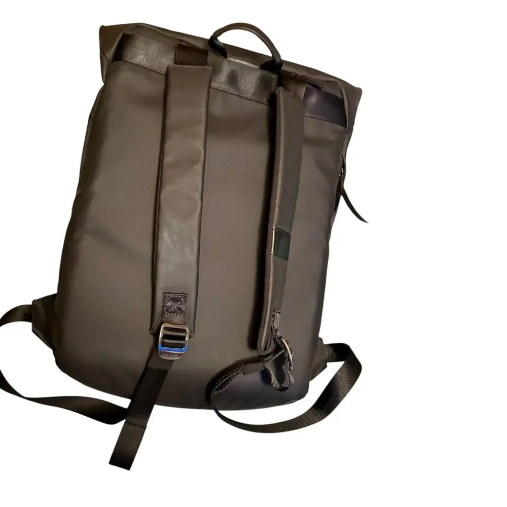 Crumpler backpack street